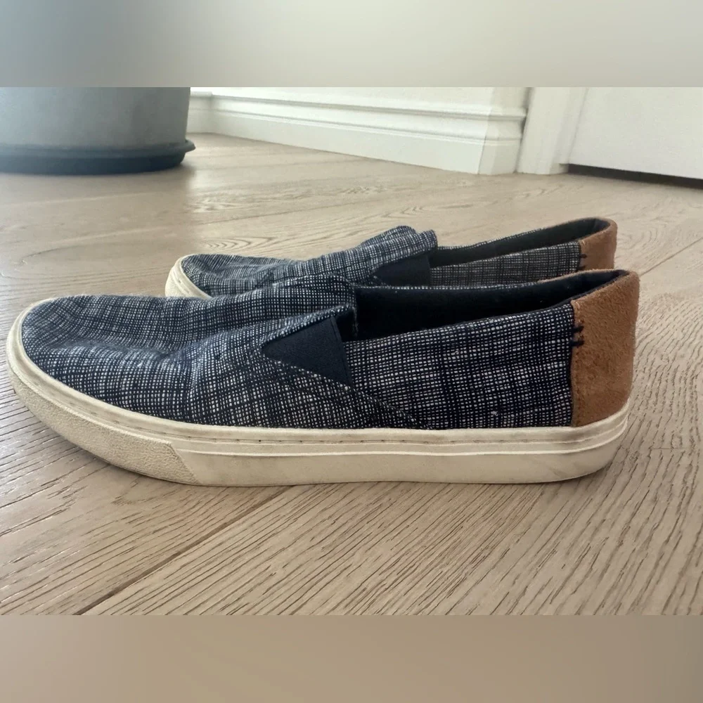 TOMS Luca Slip On Youth Boys Size 5